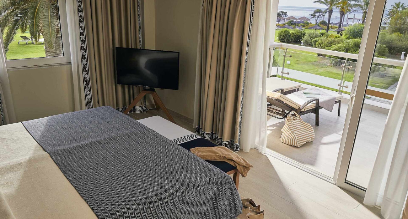 ROBINSON KYLLINI BEACH Suite Schlafzimmer