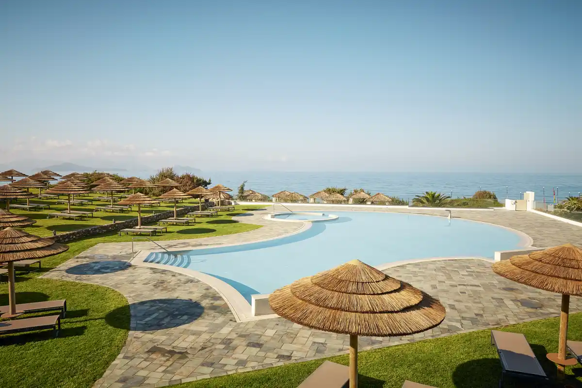 Robinson Daidalos Pool