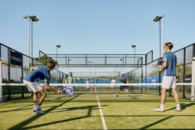 gruppenpaket für padelreisen mit rabatt